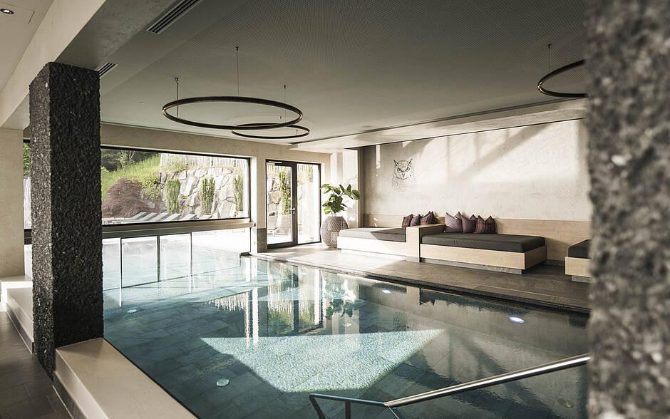 Pool im Designhotel Das Kaltenbach