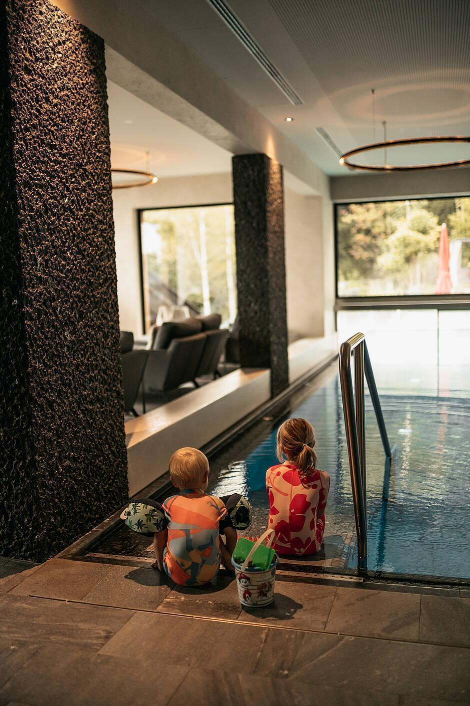 Kinder im Indoorpool - Das Kaltenbach